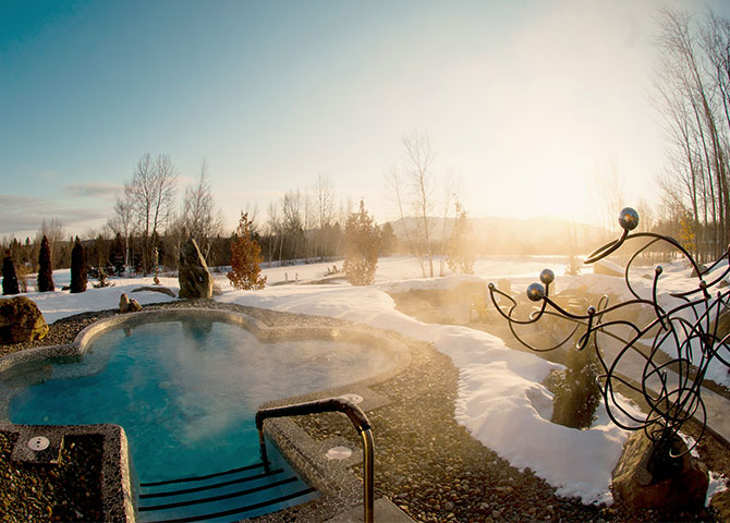 Take a dip in Spa Eastman's winter baths (© Spa Eastman)
