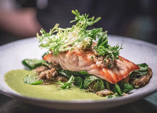 Chez Boulay specializes in Nordic cuisine and uses Canadian-sourced boreal ingredients (© André-Olivier Lyra)